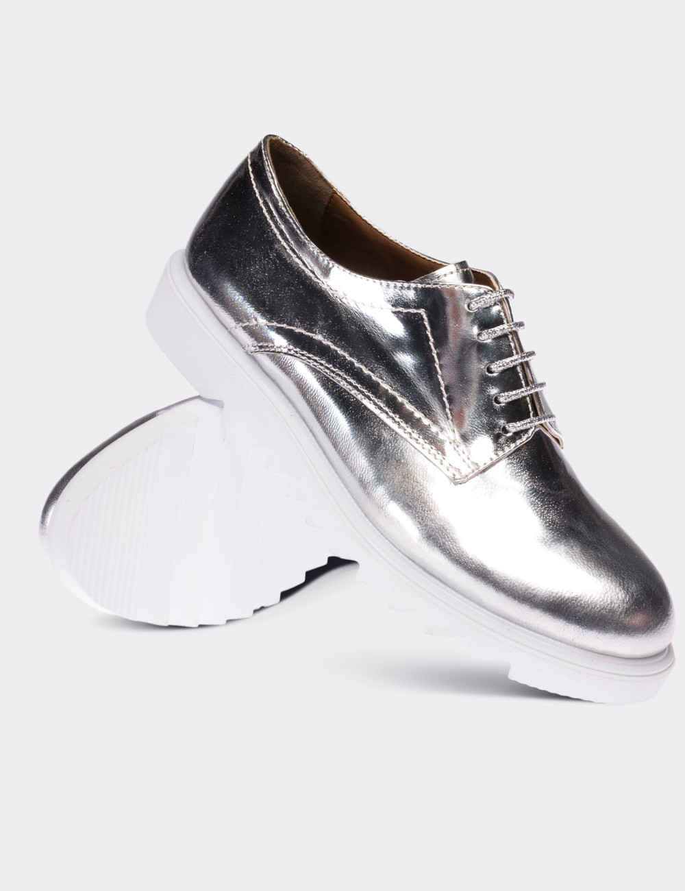 Hakiki Deri Gümüş Rengi Günlük Kadın Ayakkabı - 01430ZGMSP02