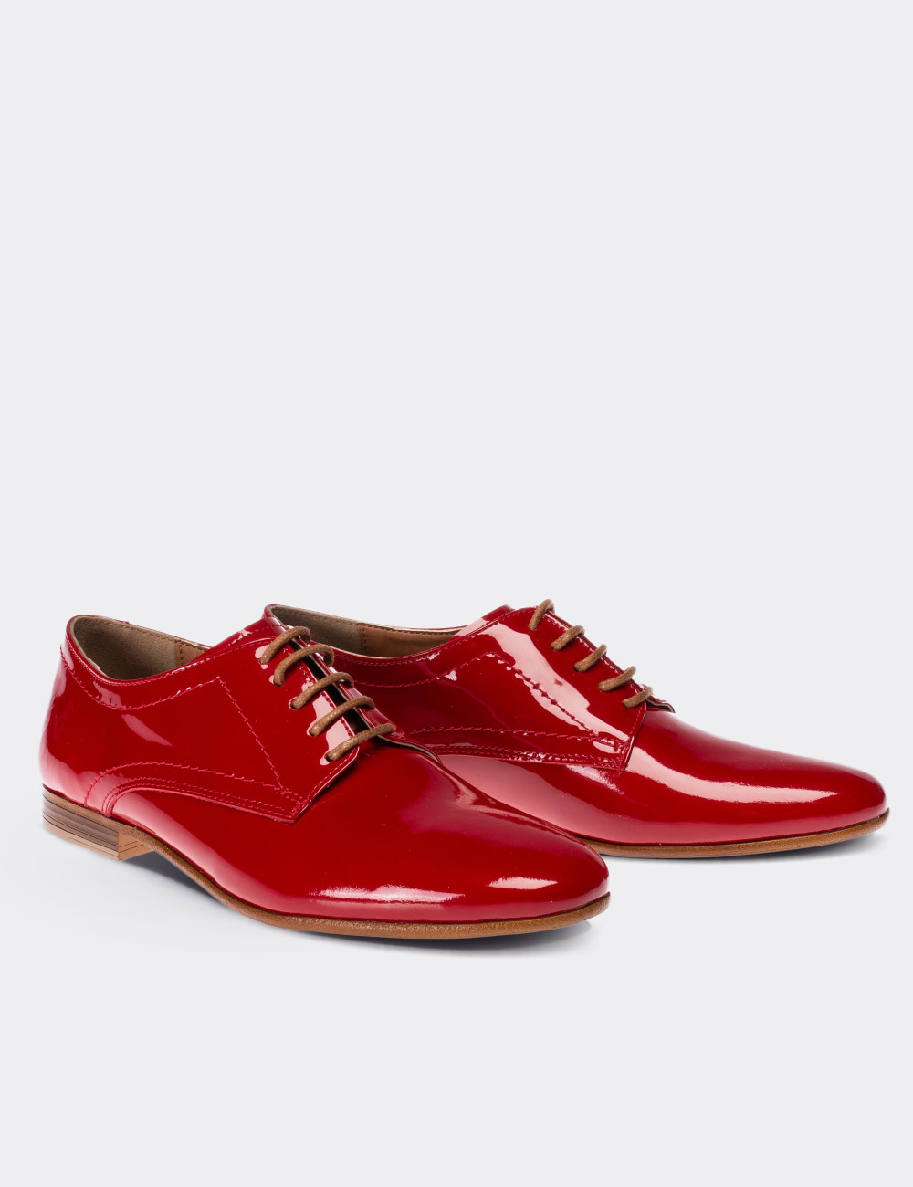Hakiki Rugan Kırmızı Günlük Kadın Ayakkabı - 01430ZKRMC03