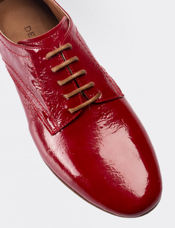 Hakiki Rugan Kırmızı Günlük Kadın Ayakkabı - 01430ZKRMC02