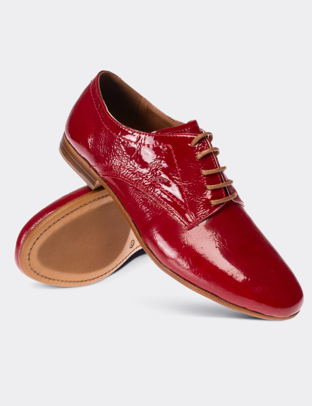 Hakiki Rugan Kırmızı Günlük Kadın Ayakkabı - 01430ZKRMC02