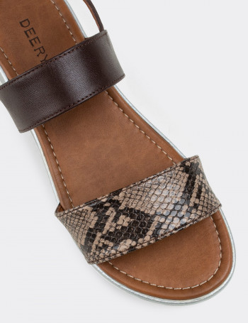 Kahverengi Kroko Kadın Sandalet - 02120ZKHVC05