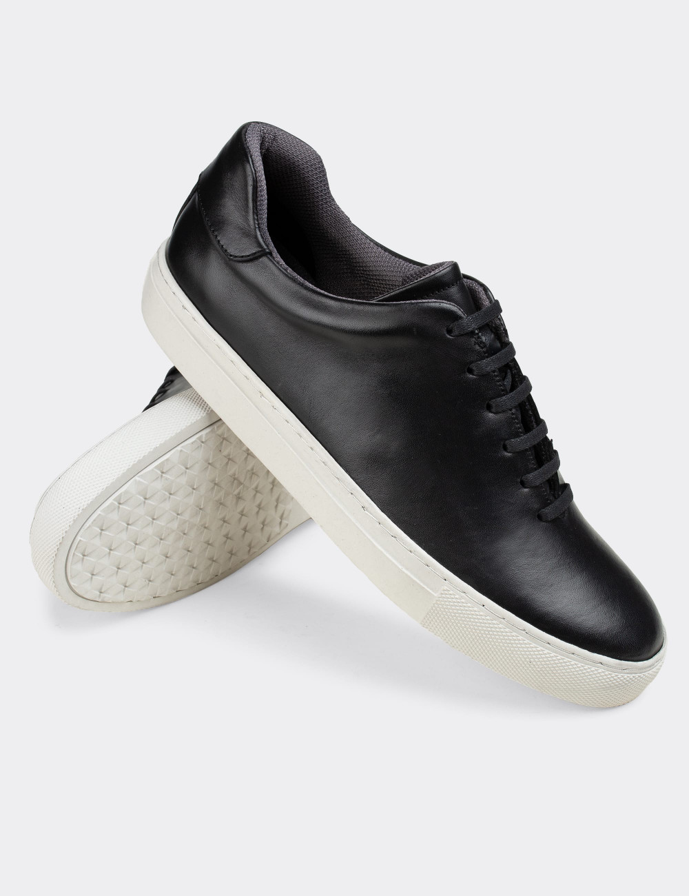 Hakiki Deri Siyah Sneaker Erkek Ayakkabı - 01823MSYHC01