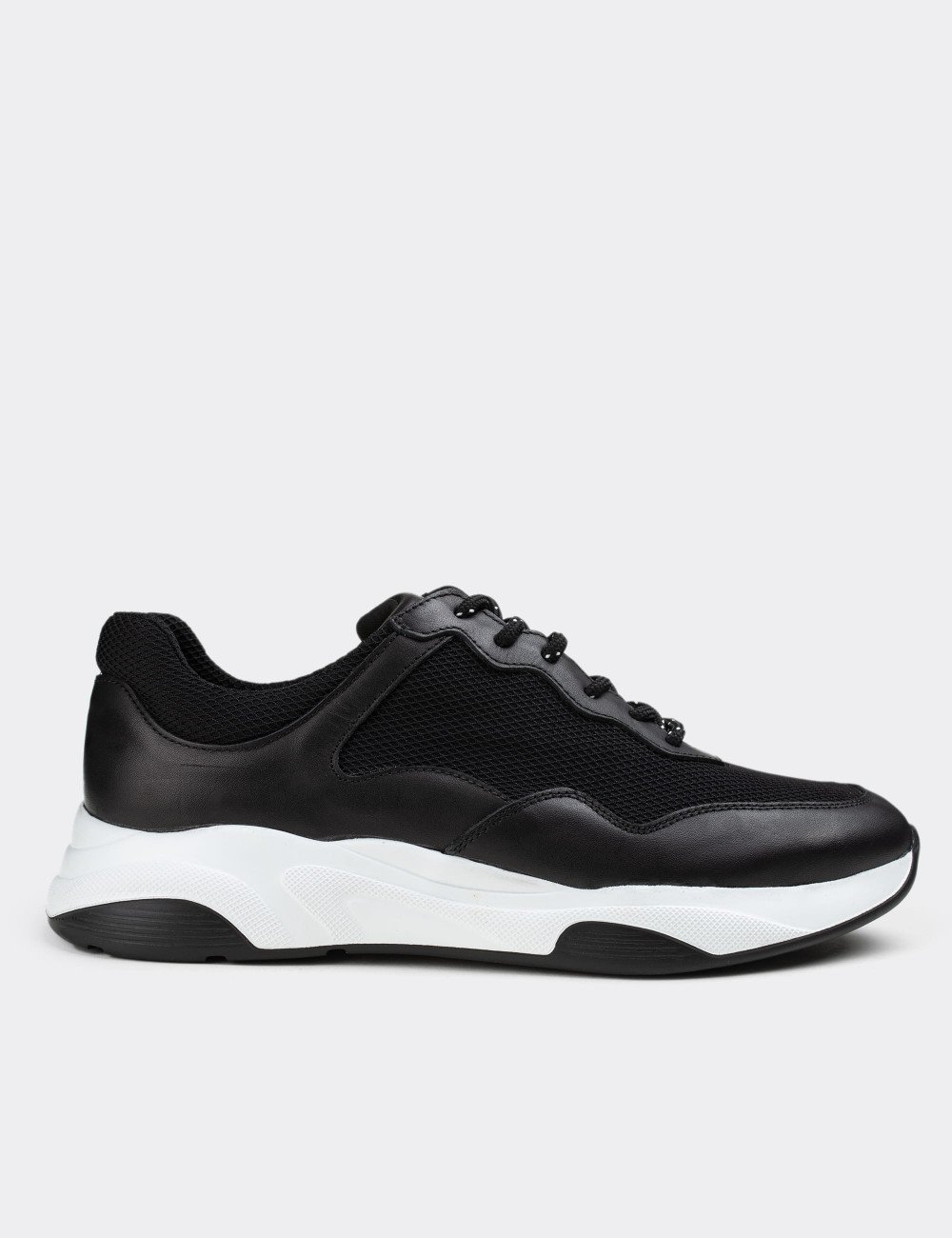 Hakiki Deri Siyah Sneaker Erkek Ayakkabı - 01725MSYHE03