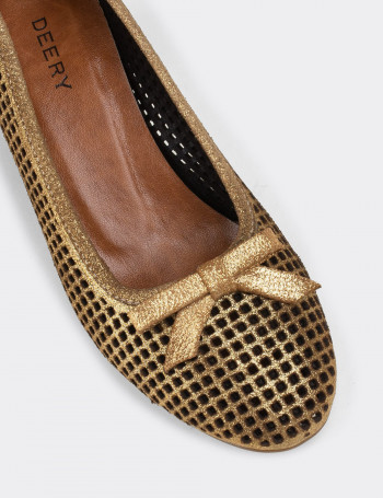 Hakiki Deri Altın Rengi Lazer Kesim Günlük Kadın Ayakkabı - E1471ZALTC01