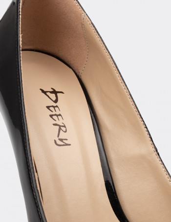 Siyah Rugan Kadın Stiletto - 02029ZSYHM05