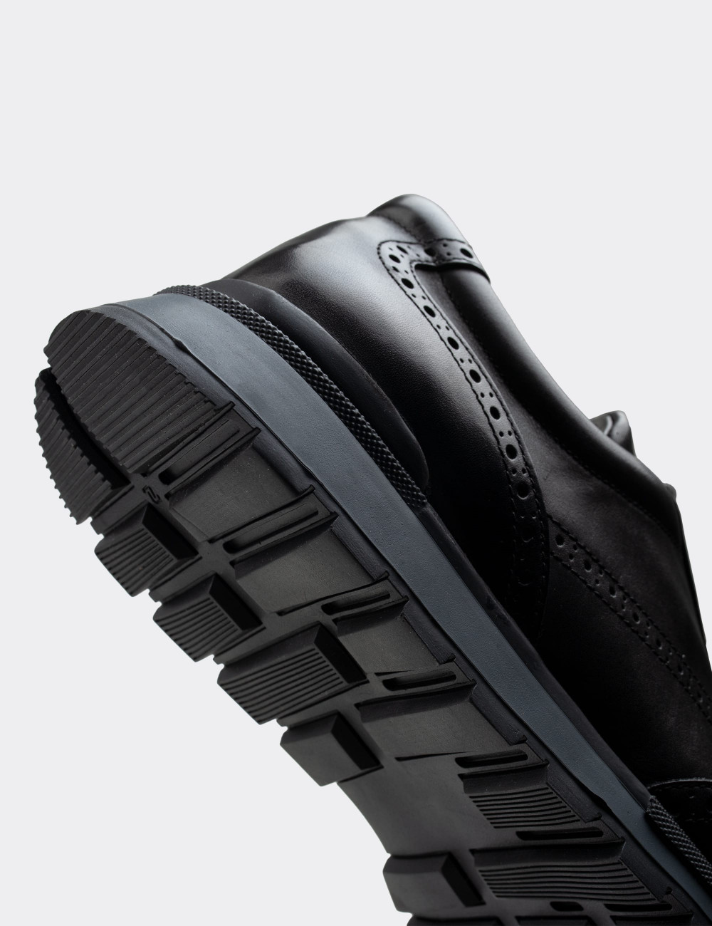 Hakiki Deri Siyah Sneaker Erkek Ayakkabı - 00750MSYHT04