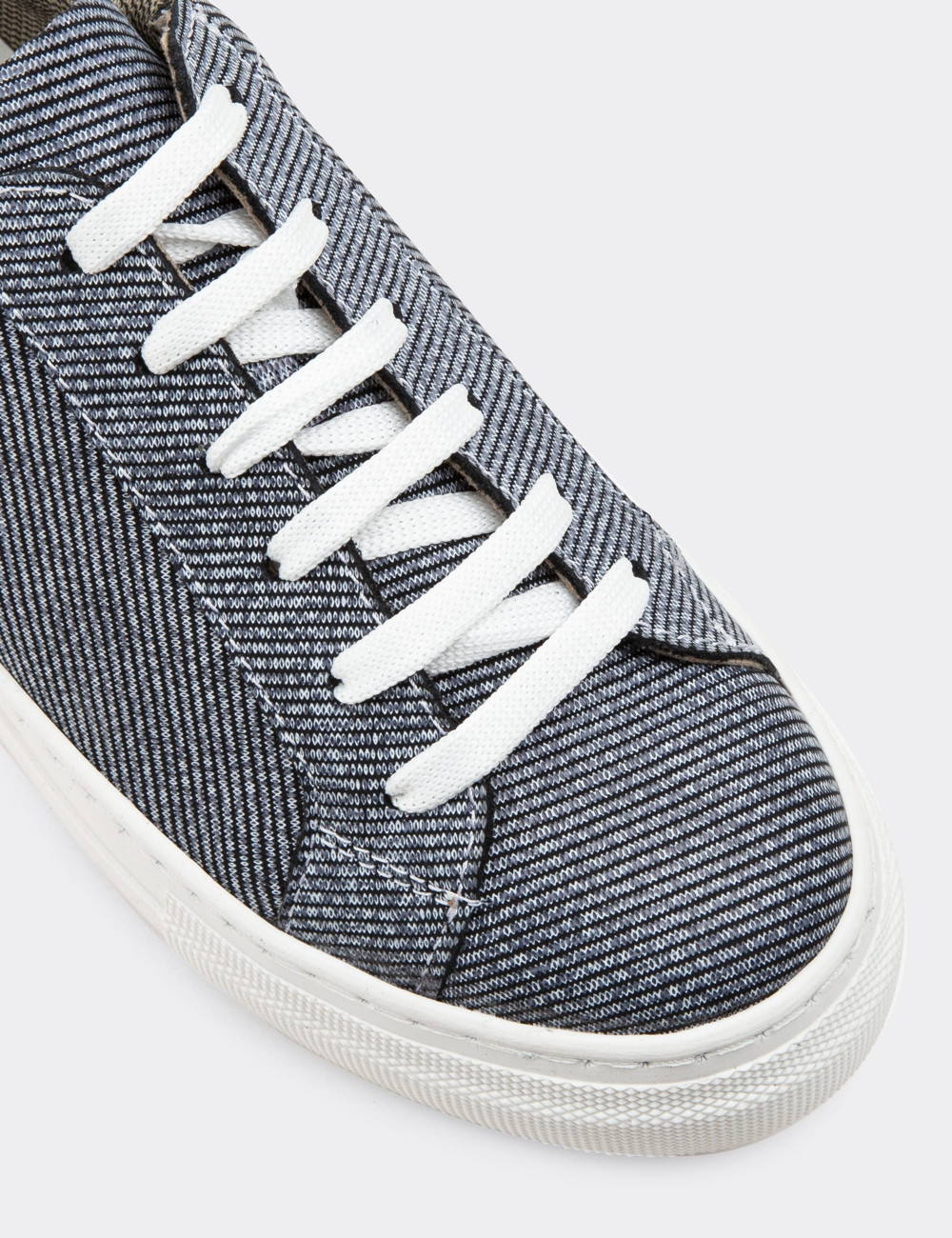 Hakiki Deri Mavi İşlentili Sneaker Kadın Ayakkabı - Z1681ZMVIC01