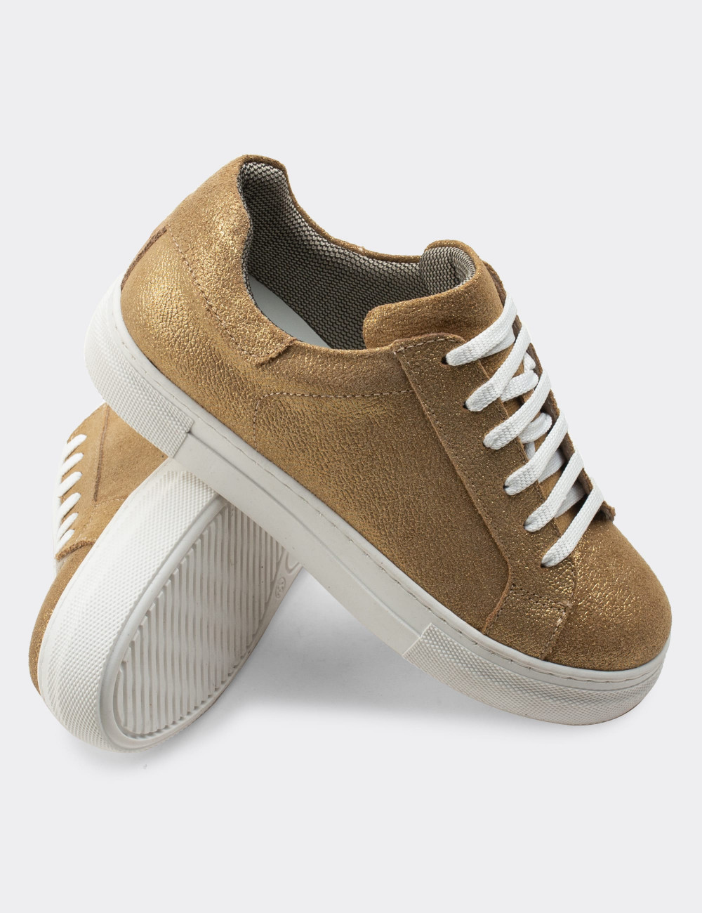 Hakiki Süet Altın Rengi Simli Sneaker Kadın Ayakkabı - Z1681ZALTC01