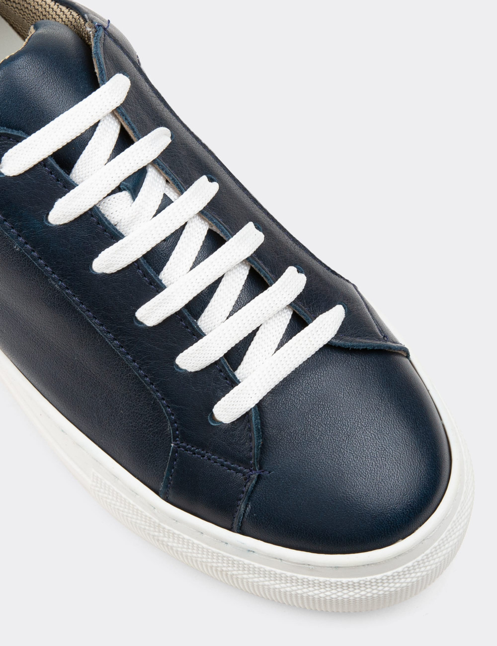 Hakiki Deri Koyu Lacivert Sneaker Kadın Ayakkabı - Z1681ZLCVC05