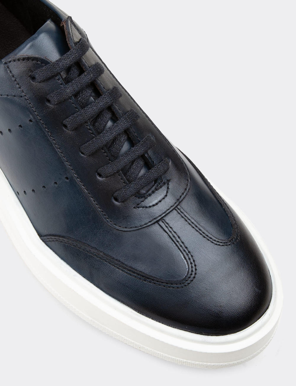 Hakiki Deri Lacivert Sneaker Erkek Ayakkabı - 01881MLCVP01