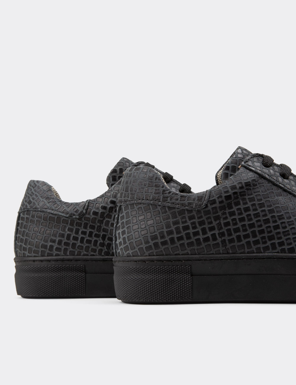 Hakiki Deri Siyah Sneaker Kadın Ayakkabı - Z1681ZSYHC15