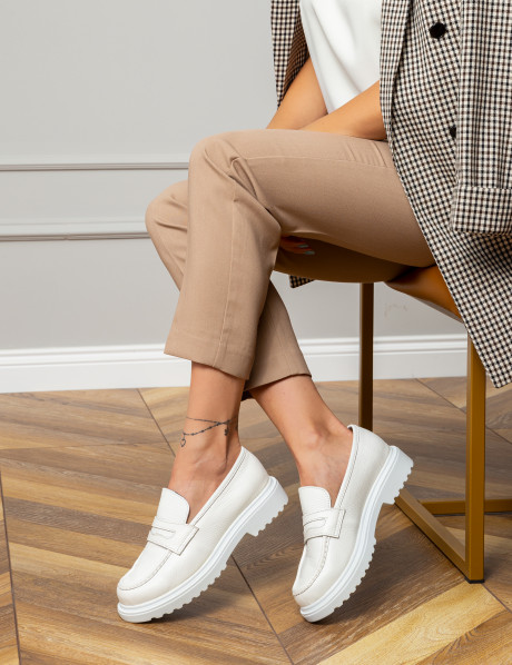 Hakiki Deri Beyaz Loafer Kadın Ayakkabı