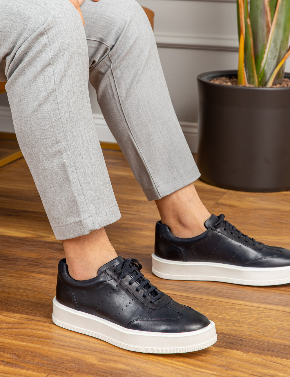 Hakiki Deri Lacivert Sneaker Erkek Ayakkabı - 01881MLCVP01