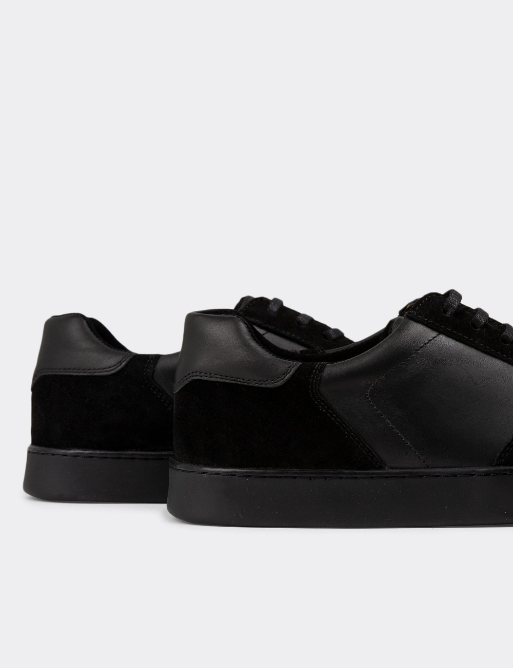 Hakiki Deri Siyah Sneaker Erkek Ayakkabı - 01860MSYHC02