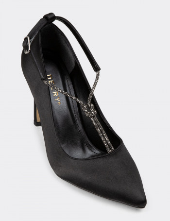 Siyah Stiletto Kadın Topuklu Ayakkabı - K0075ZSYHM01