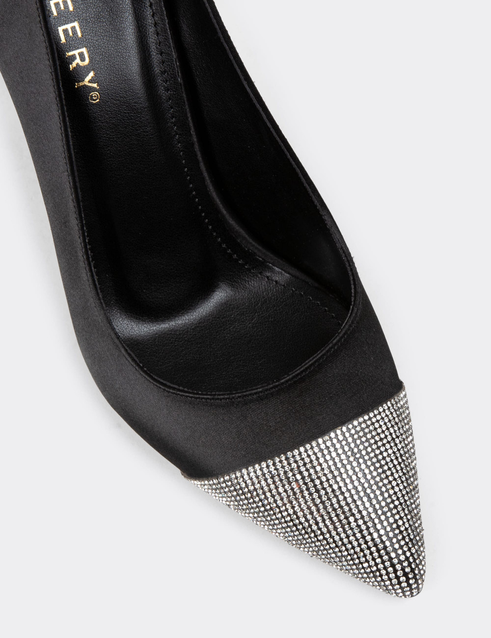 Siyah Saten Taşlı Stiletto Kadın Topuklu Ayakkabı - K0030ZSYHM01