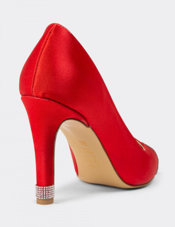 Kırmızı Saten Taşlı Stiletto Kadın Topuklu Ayakkabı - K0030ZKRMM01
