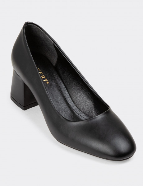 Siyah Günlük Topuklu Kadın Ayakkabı