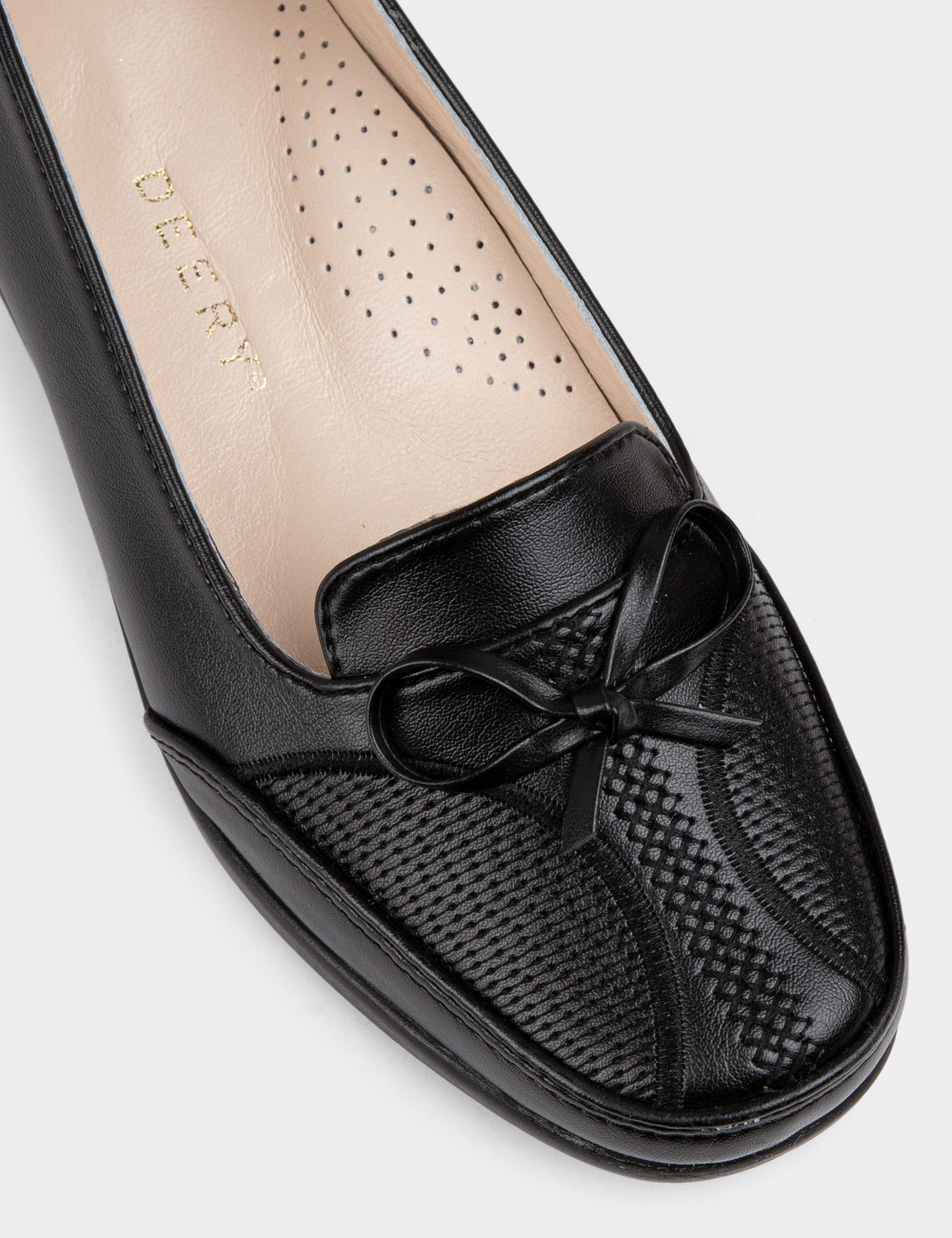 Siyah Günlük Fiyonklu Kadın Ayakkabı - K0148ZSYHC01