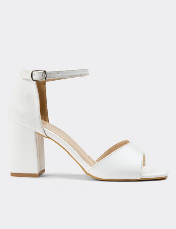 Beyaz Kadın Topuklu Sandalet - K0851ZBYZM01