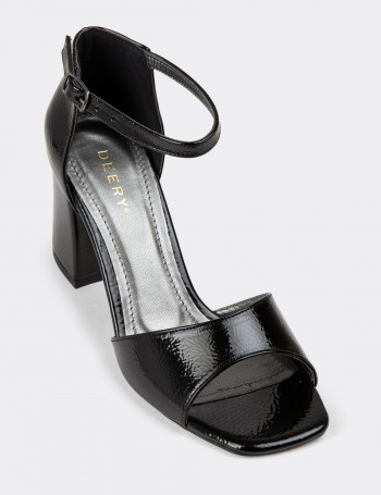 Rugan Siyah Kadın Topuklu Sandalet - K0851ZSYHM02