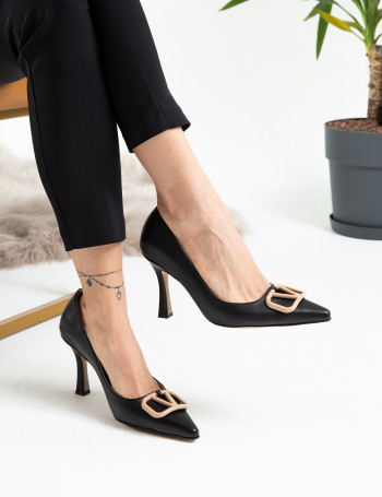 Siyah Toka Detaylı Topuklu Kadın Ayakkabı