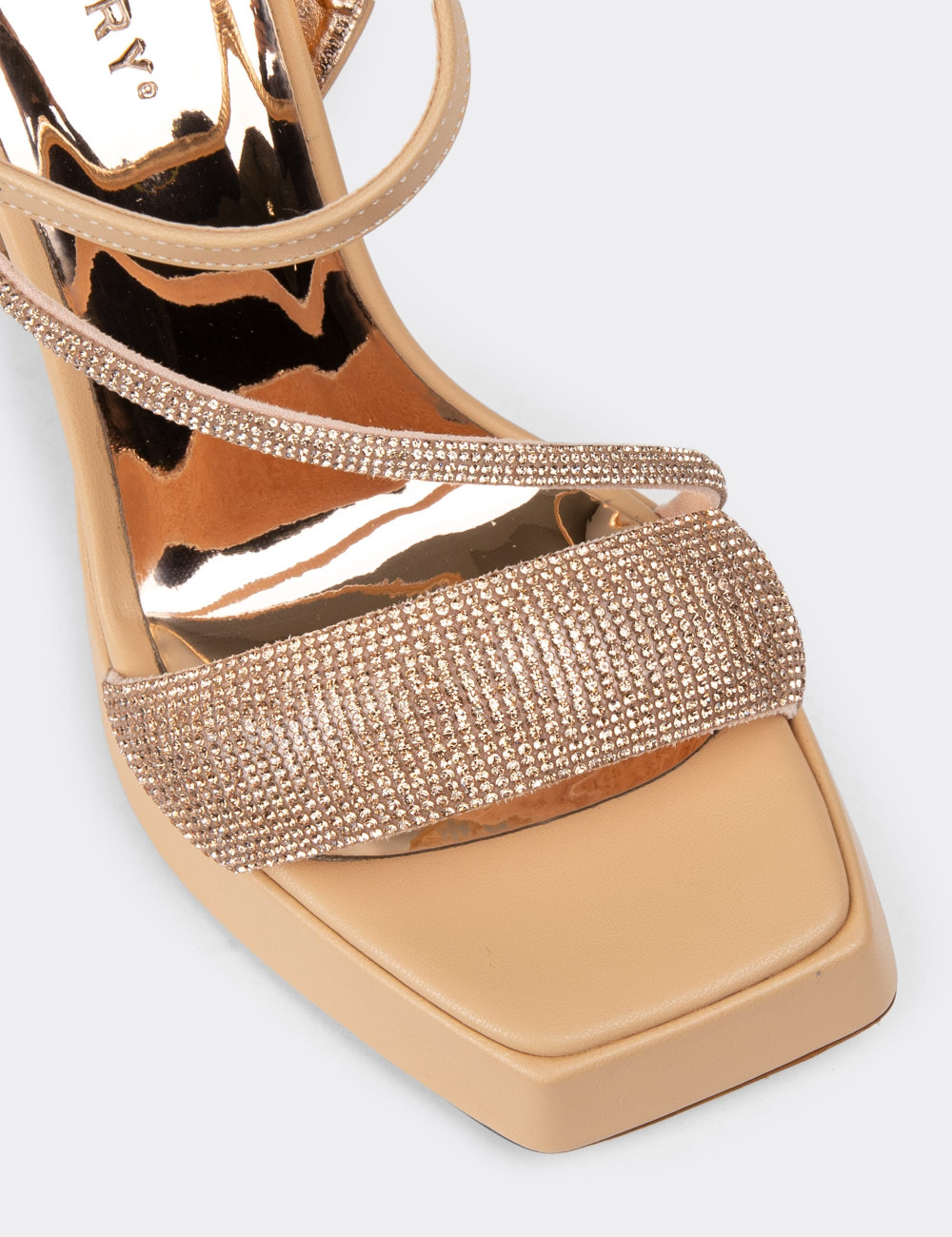 Bej Platform Topuklu Taşlı Kadın Abiye Ayakkabı - K0304ZBEJM01