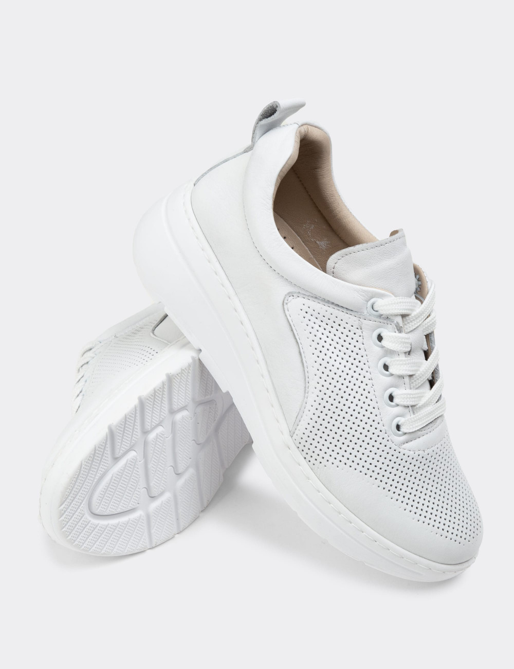 Hakiki Deri Beyaz Sneaker Kadın Ayakkabı - SE480ZBYZP01