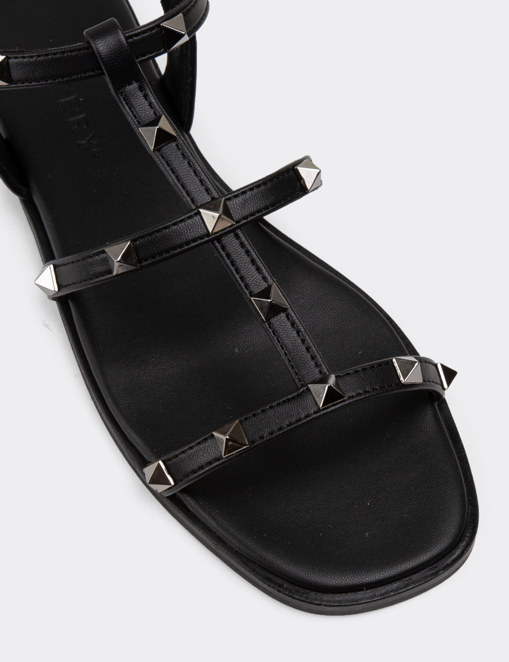 Siyah Troklu Kadın Sandalet - RD300ZSYHC01