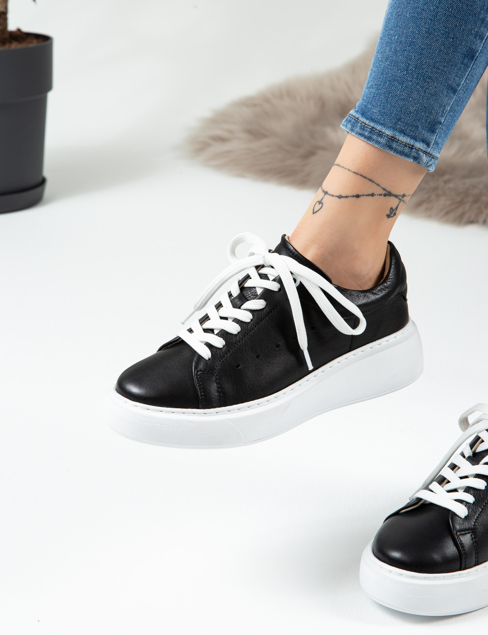 Hakiki Deri Siyah Sneaker Kadın Ayakkabı - SE515ZSYHP01