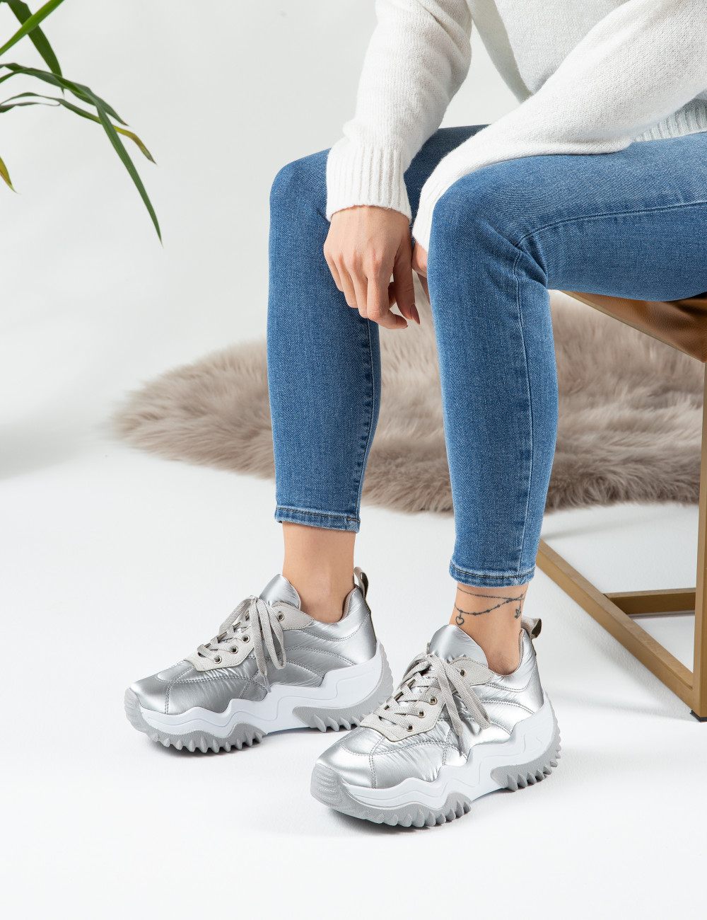 Gümüş Rengi Sneaker Kadın Ayakkabı - K0028ZGMSC01