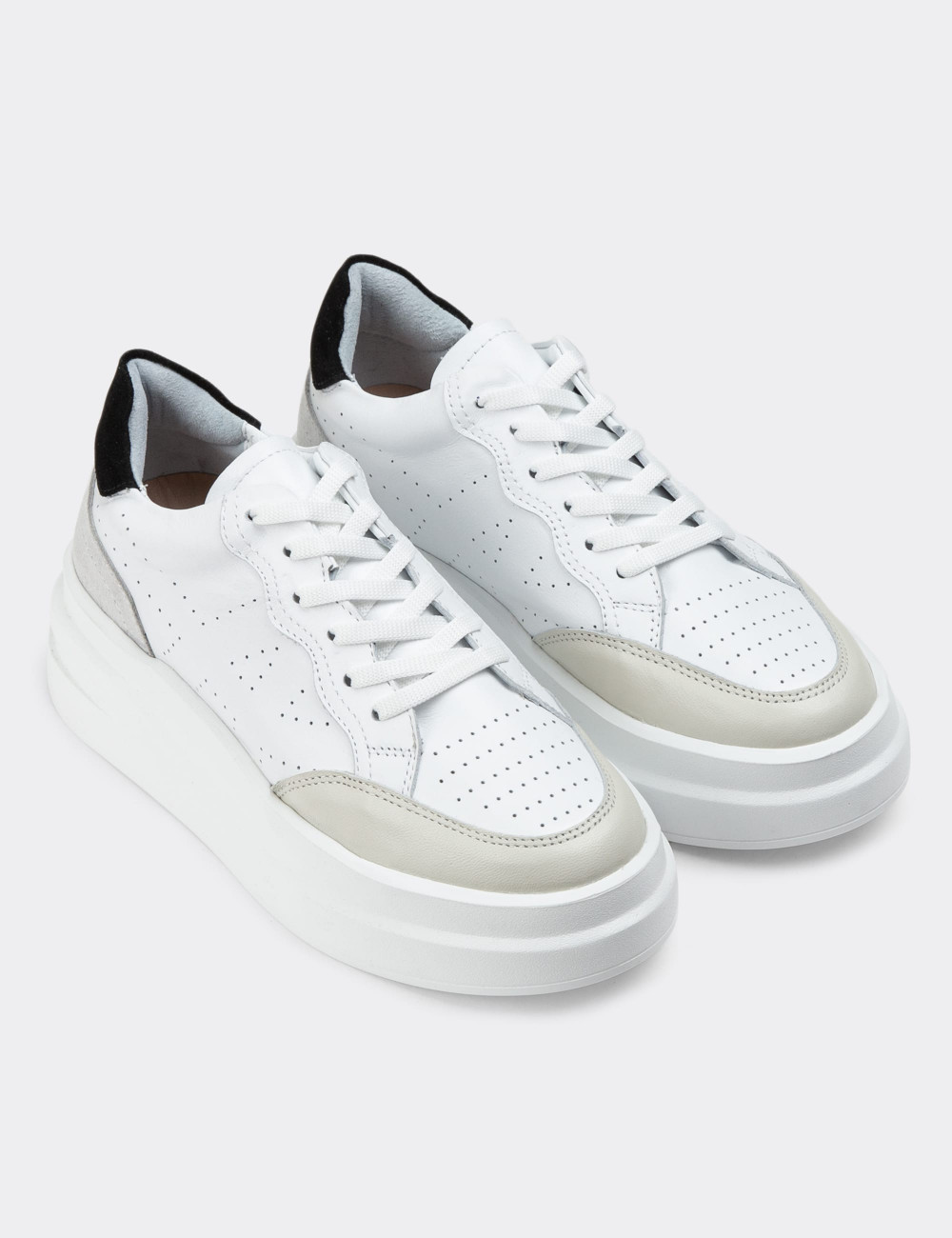 Hakiki Deri Beyaz Sneaker Kadın Ayakkabı - R6507ZBYZE01