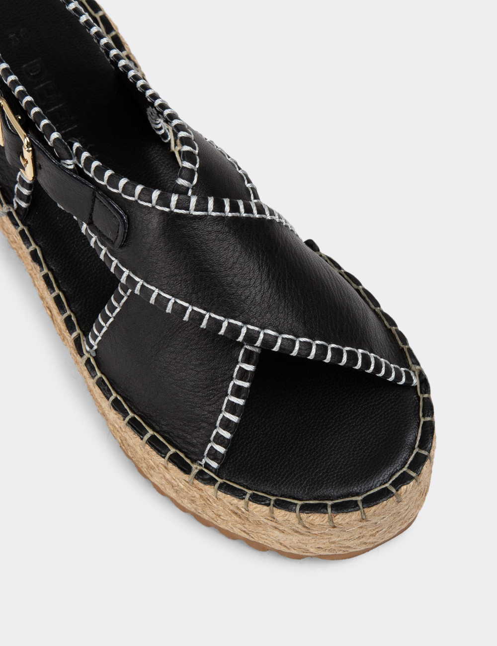 Hakiki Deri Siyah Kadın Sandalet - R2501ZSYHC01