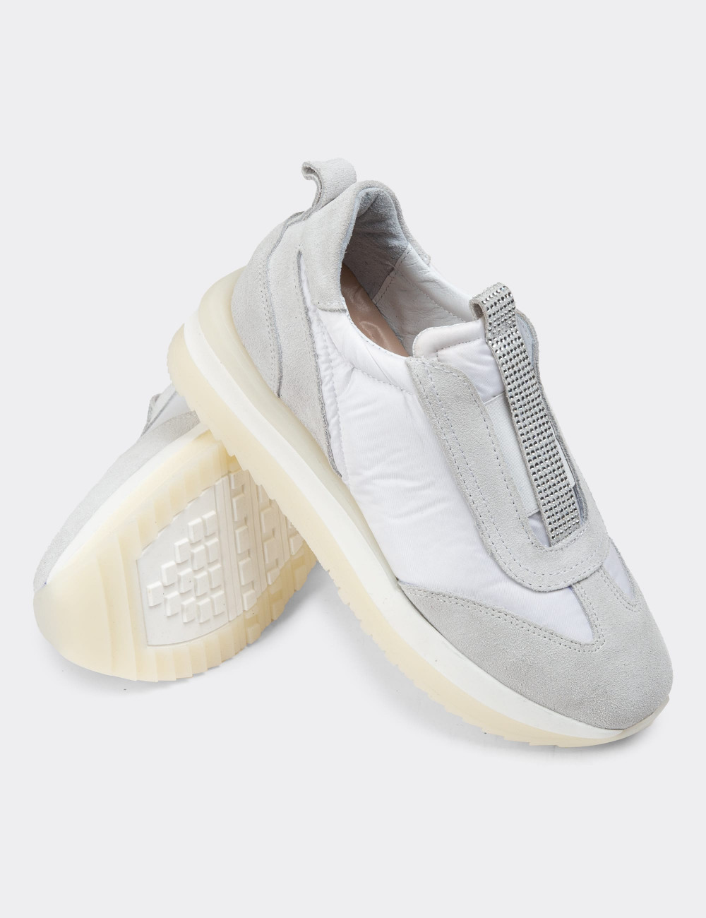 Hakiki Süet Beyaz Sneaker Kadın Ayakkabı - R3531ZBYZT01