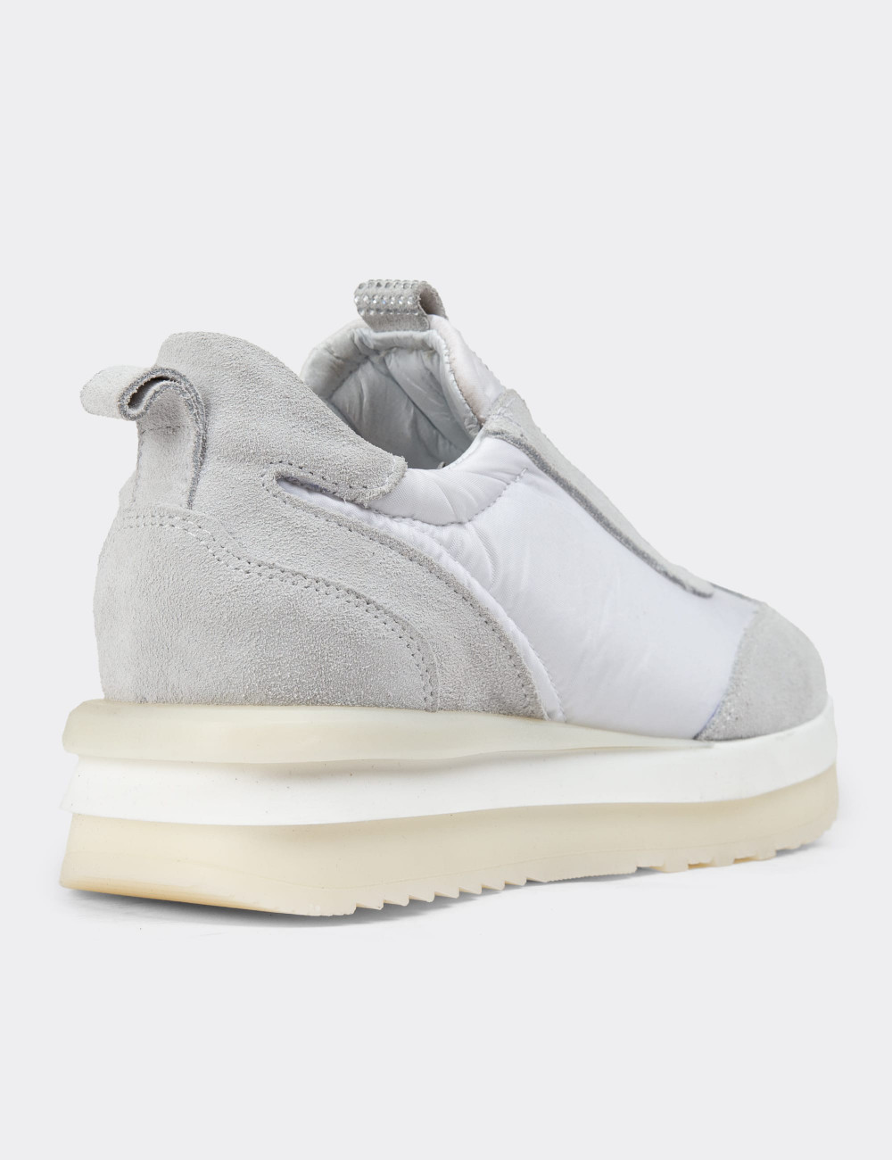 Hakiki Süet Beyaz Sneaker Kadın Ayakkabı - R3531ZBYZT01