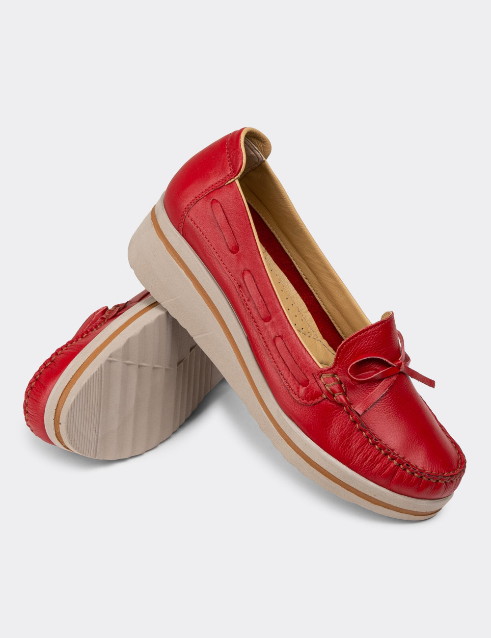 Hakiki Deri Kırmızı Günlük Dolgu Topuk Kadın Ayakkabı - D2000ZKRMC01