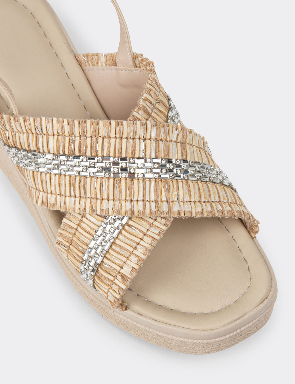 Bej Rengi Dolgu Topuk Kadın Sandalet - K0804ZBEJC01
