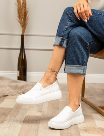 Beyaz Slip-on Sneaker Kadın Ayakkabı