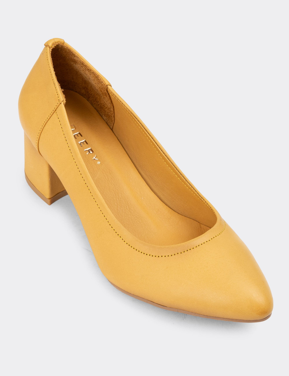 Hakiki Deri Sarı Kadın Günlük Topuklu Ayakkabı - A2618ZSRIC01