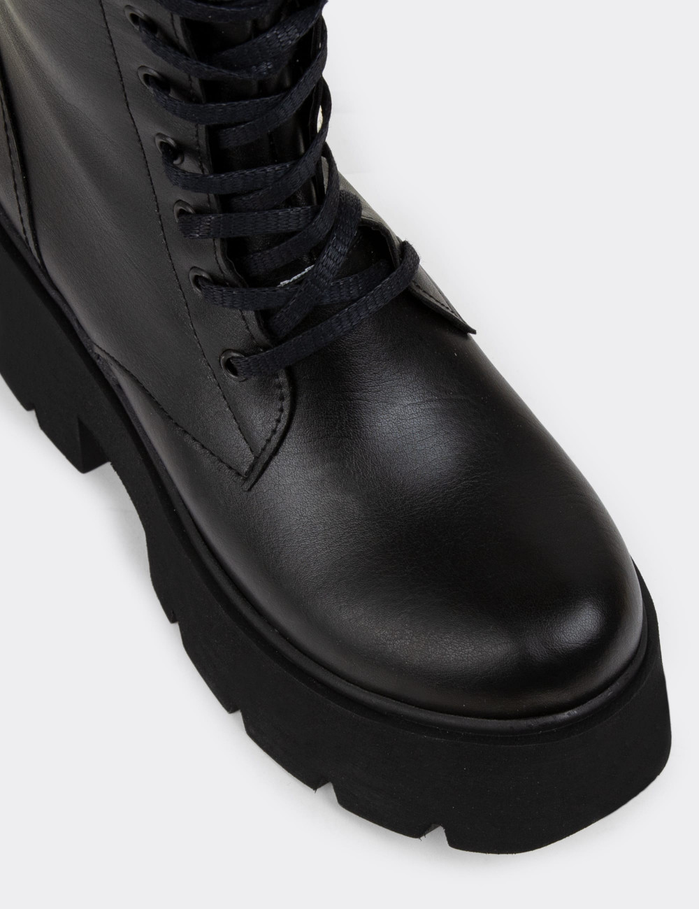 Siyah Platform Topuk Kadın Çizme - K1604ZSYHE01