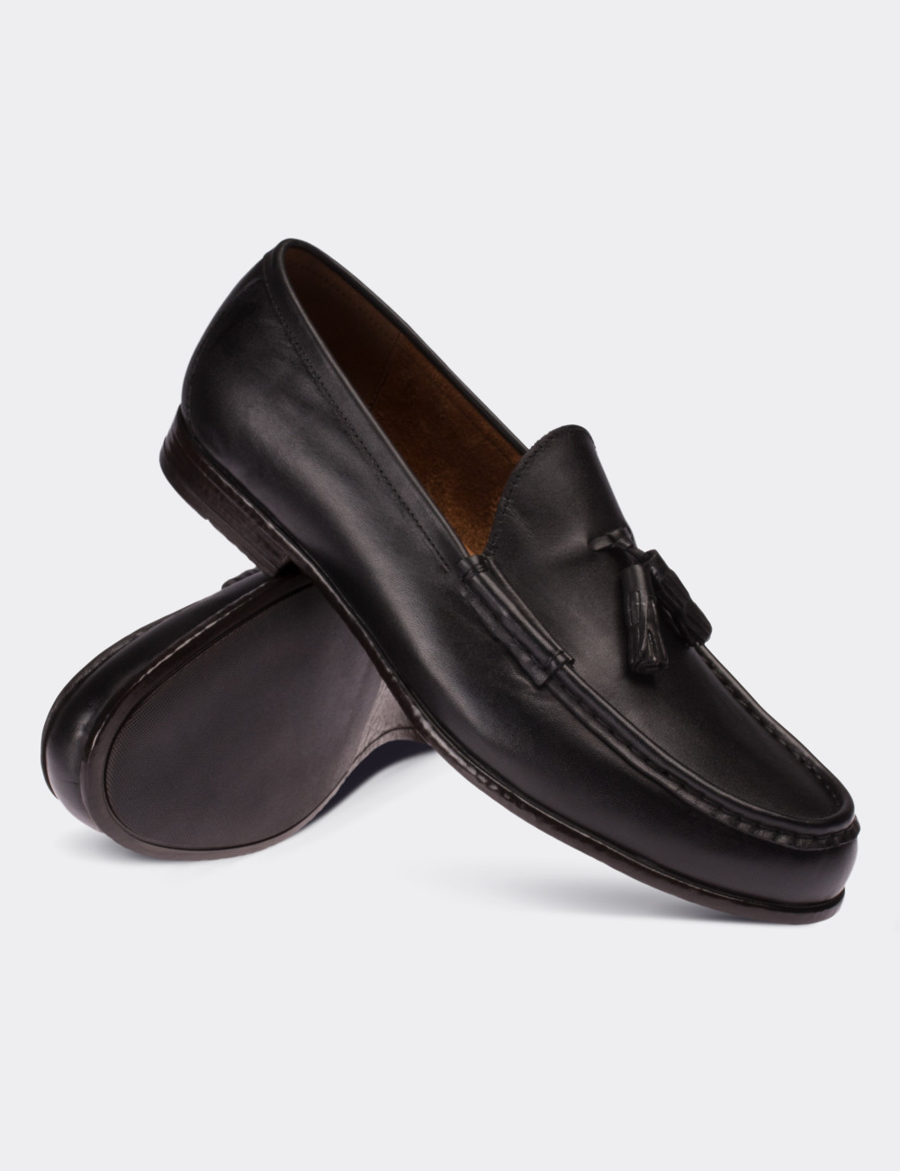 Hakiki Deri Püsküllü Siyah Loafer Erkek Ayakkabı - 01650MSYHC02
