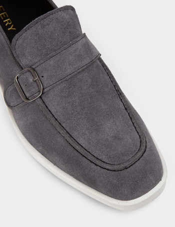 Hakiki Süet Gri Tokalı Erkek Loafer Ayakkabı - 01959MGRIC01
