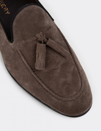 Hakiki Süet Vizon Rengi Püsküllü Erkek Loafer - 01701MVZNC04