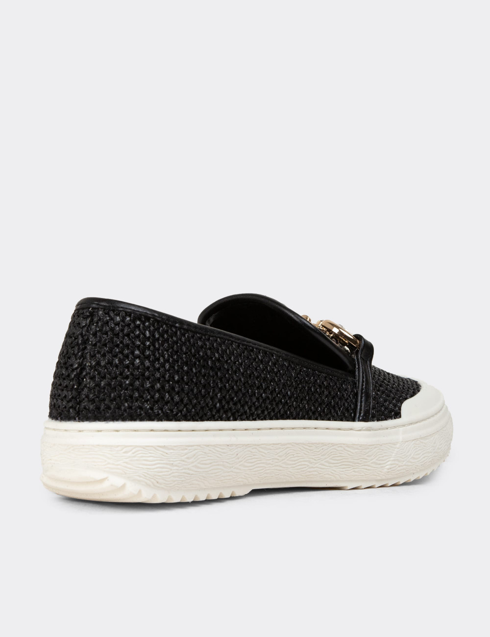 Siyah Toka Detaylı Kadın Sneaker Ayakkabı - K2000ZSYHP01