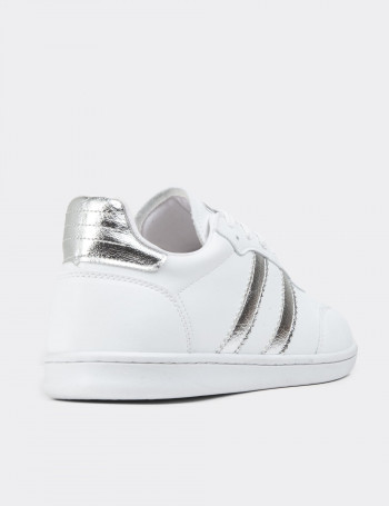 Beyaz Kadın Sneaker Ayakkabı - K3004ZBYZC01