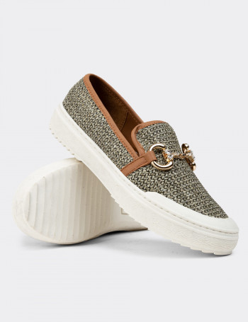 Yeşil Toka Detaylı Kadın Sneaker Ayakkabı - K2000ZYSLP01