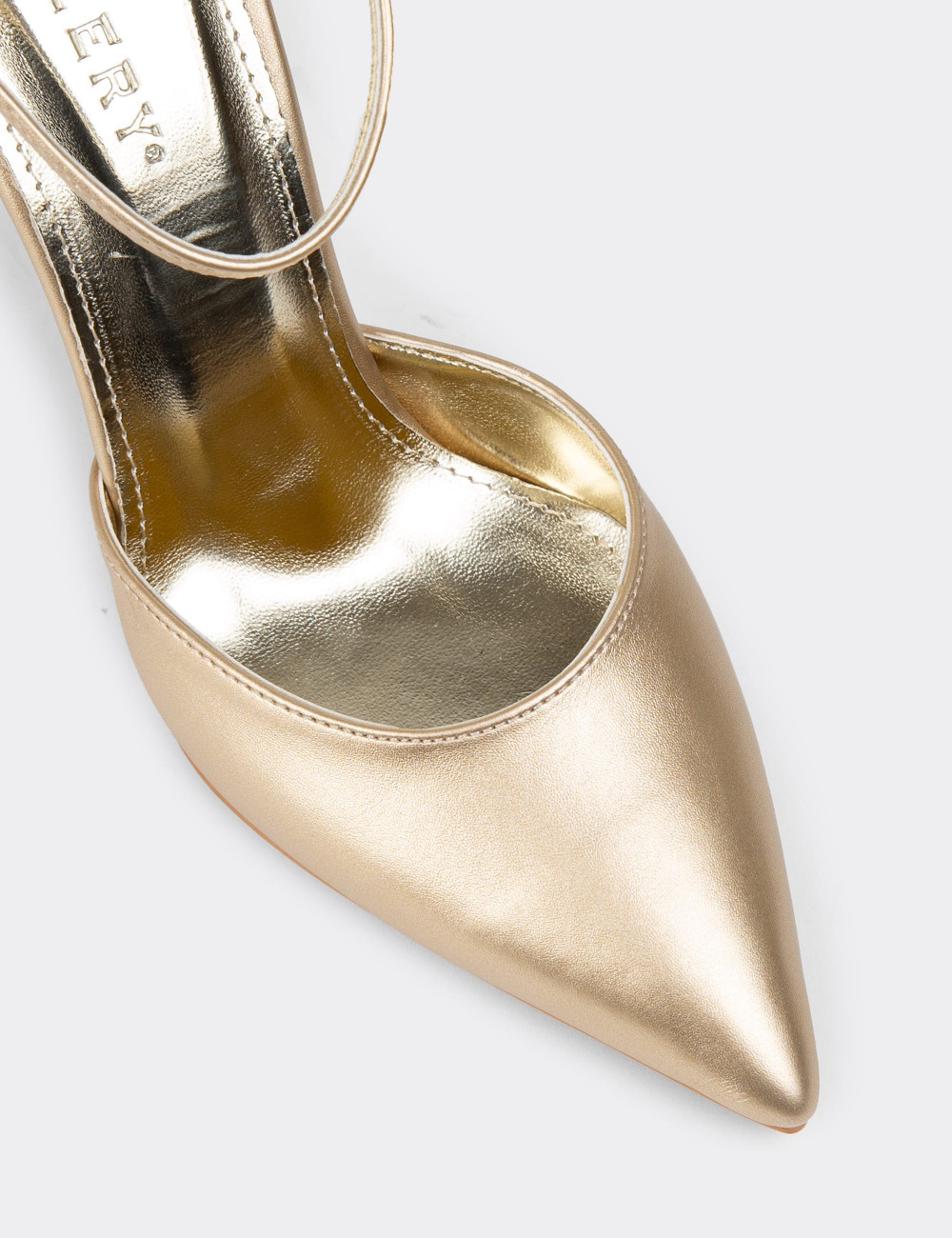 Hakiki Deri Altın Rengi Kadın Topuklu Ayakkabı - P2091ZALTM01