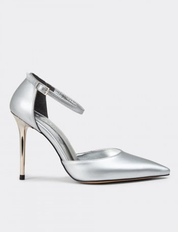 Gümüş Rengi Kadın Topuklu Ayakkabı