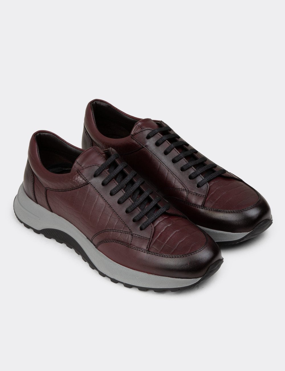 Erkek Bordo Hakiki Deri Sneaker Ayakkabı - 01984MBRDE03