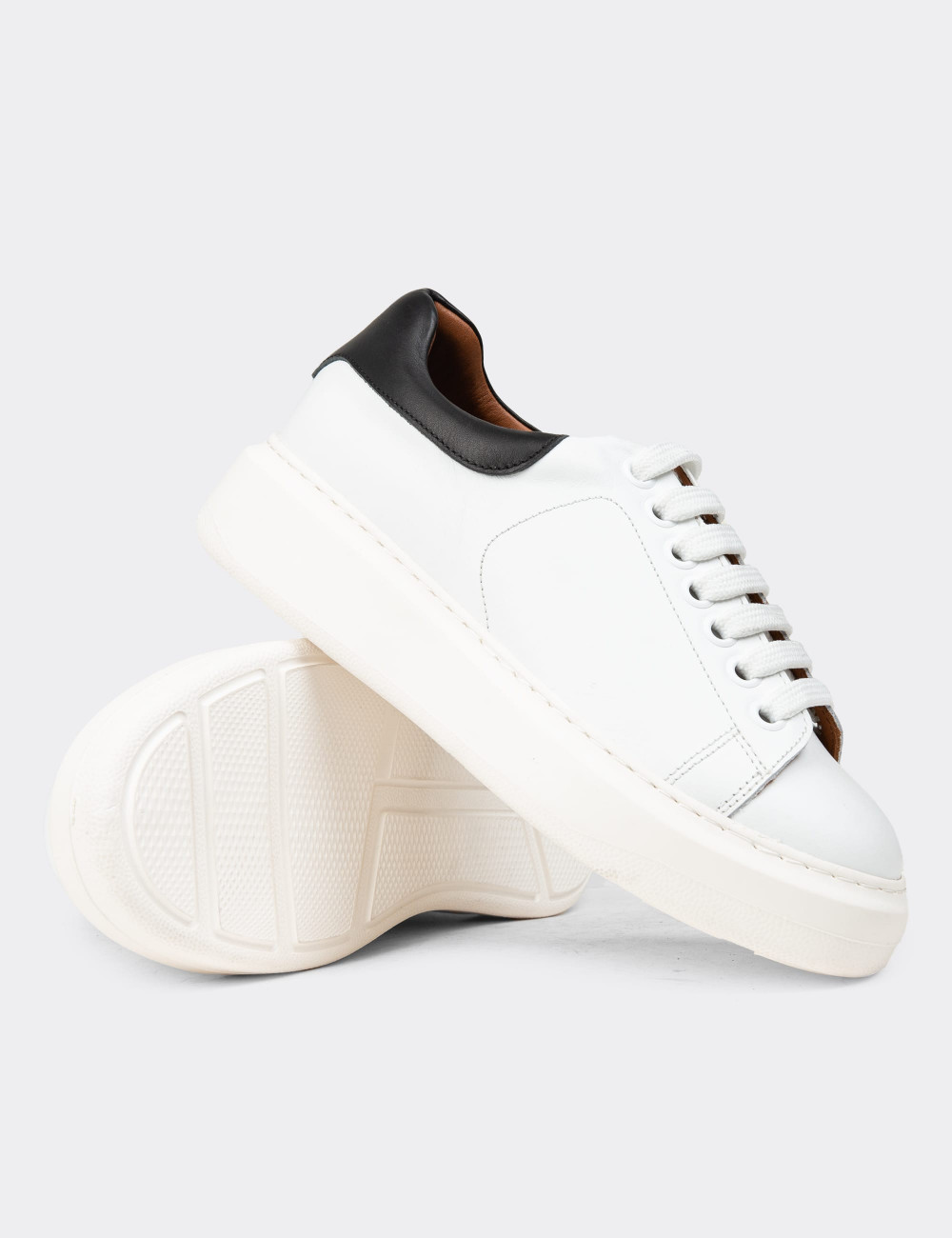 Kadın Hakiki Deri Beyaz Sneaker Ayakkabı - 01991ZBYZP01
